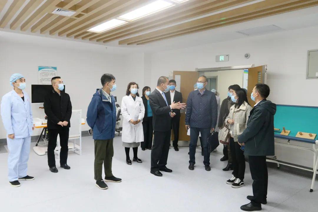 国家中医药管理局医政司医疗管理处处长王瑾一行莅临新疆长安中医脑病医院调