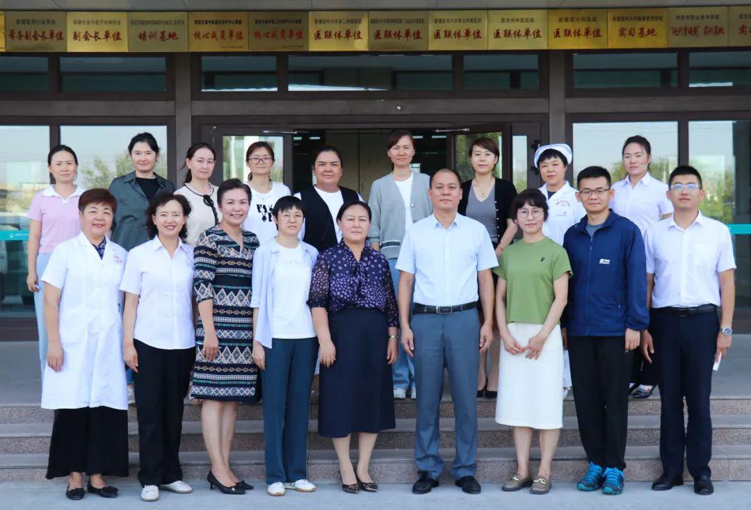 新疆医科大学第一附属医院专家一行到新疆长安中医脑病医院参观交流