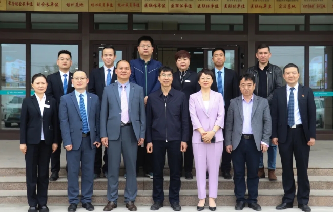 中国残联信息中心主任戴连君一行到新疆长安中医脑病医院考察调研