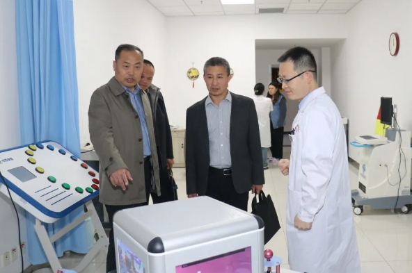 兵团第五师双河市残疾人联合会理事长吴刚一行到新疆长安中医脑病医院参观交