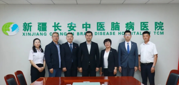 乌兹别克斯坦吉扎克州投资工业与贸易部副部长阿齐兹·伊布拉吉莫夫到新疆长